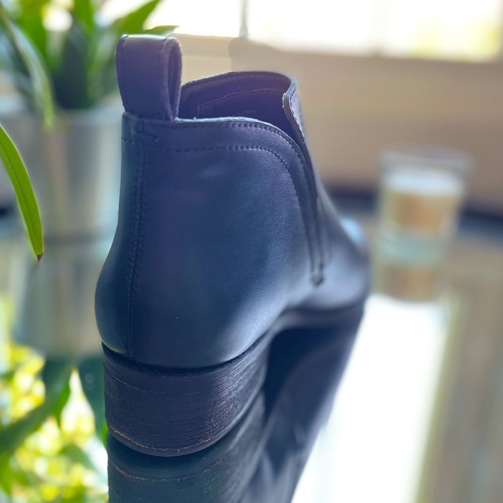 Dolce Vita Ankle Boots Leather Black Booties Block Heel comfortable Size 8.5 EUC - Picture 4 of 11